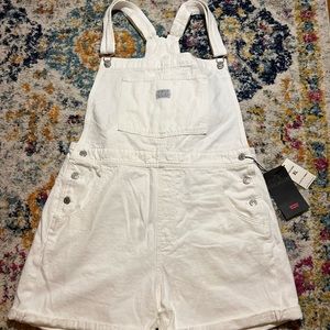 NWT White Levi’s Shorts Overalls